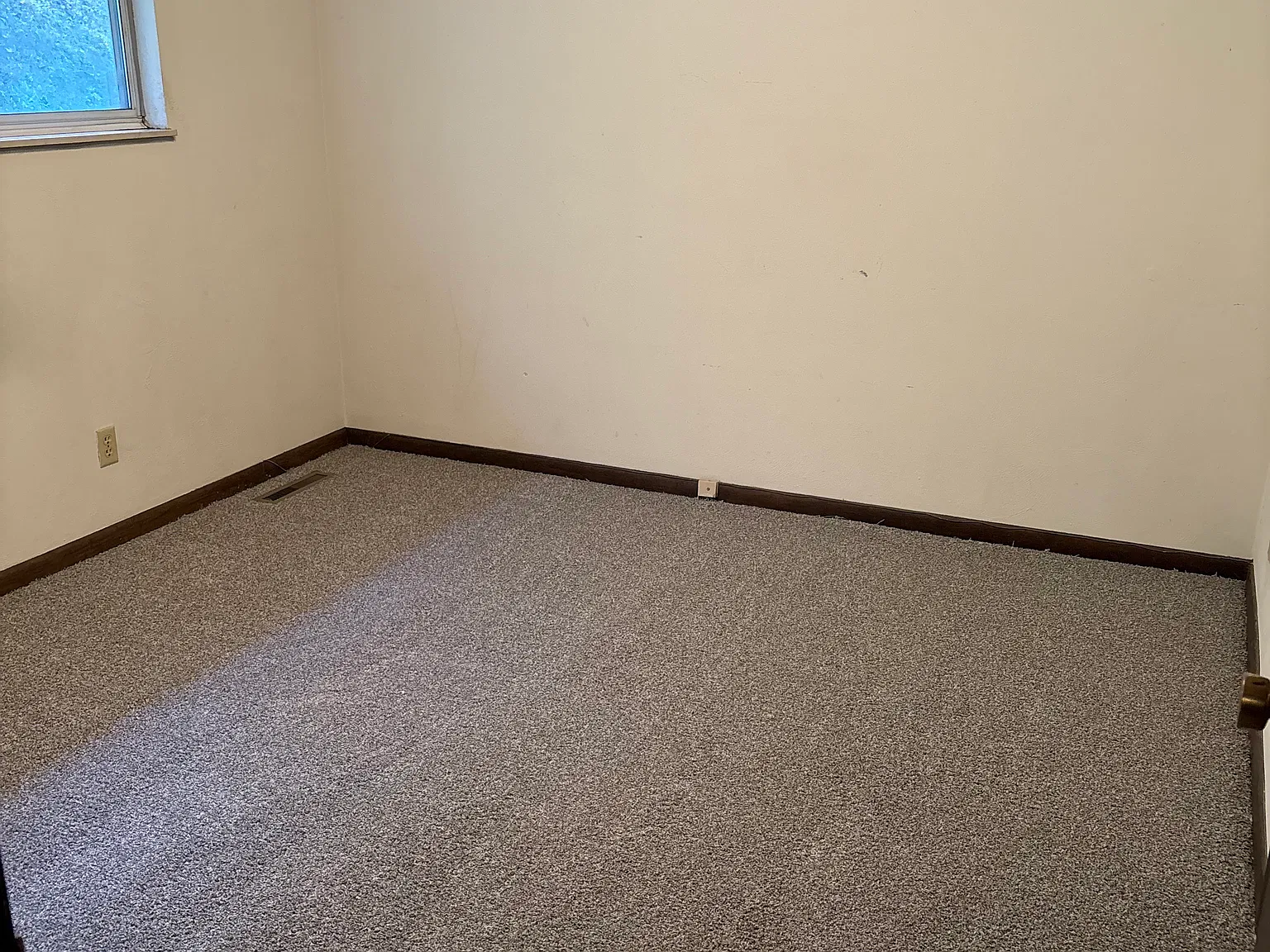 2 bed, $750 — Photo 3