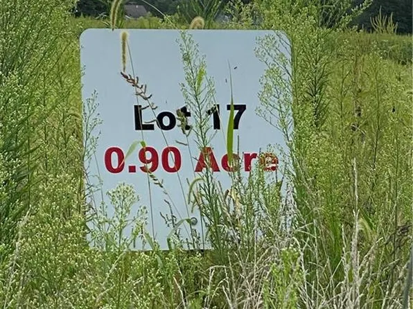 1025th St, Effingham, IL 62401