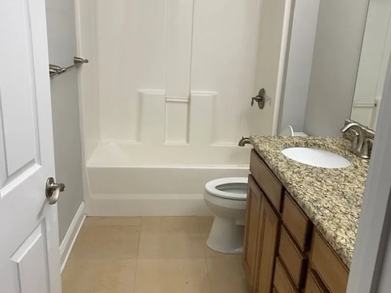 121 Charles Towne Ln — Photo 4