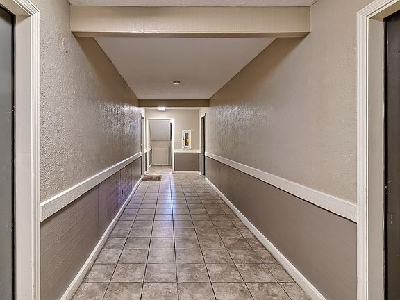4th image of 913 Old Manor Rd