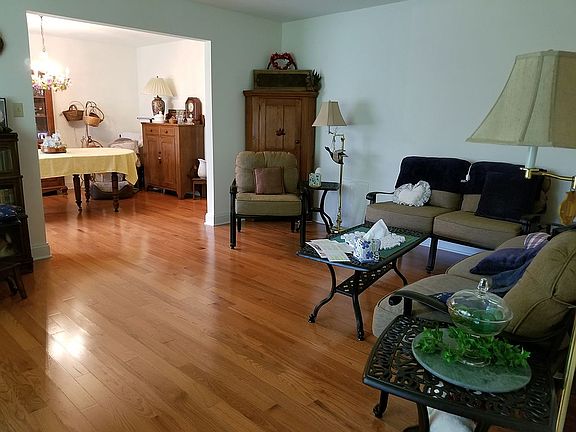 5th image of 130 Windemere Ln