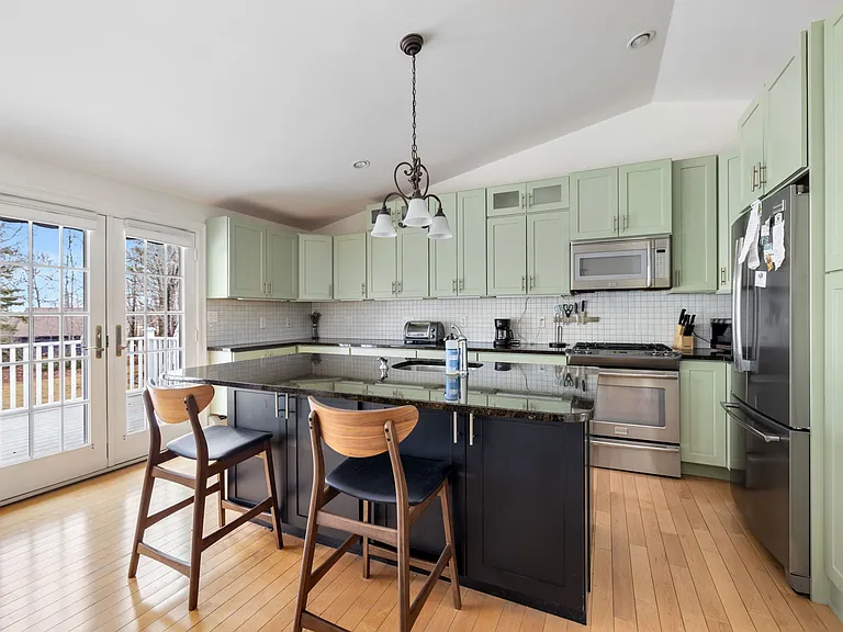 43 Mills Rd — Photo 17