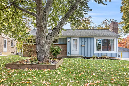 1437 Lewison Ave NE Photo 1