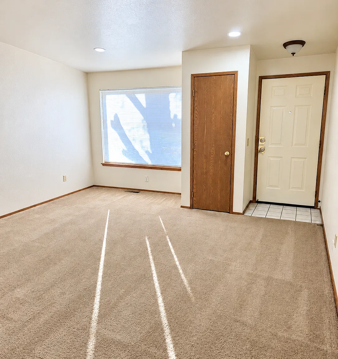 2 bed, $1,400 — Photo 1