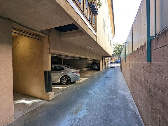 5th image of 1338 N Gardner St APT 1
