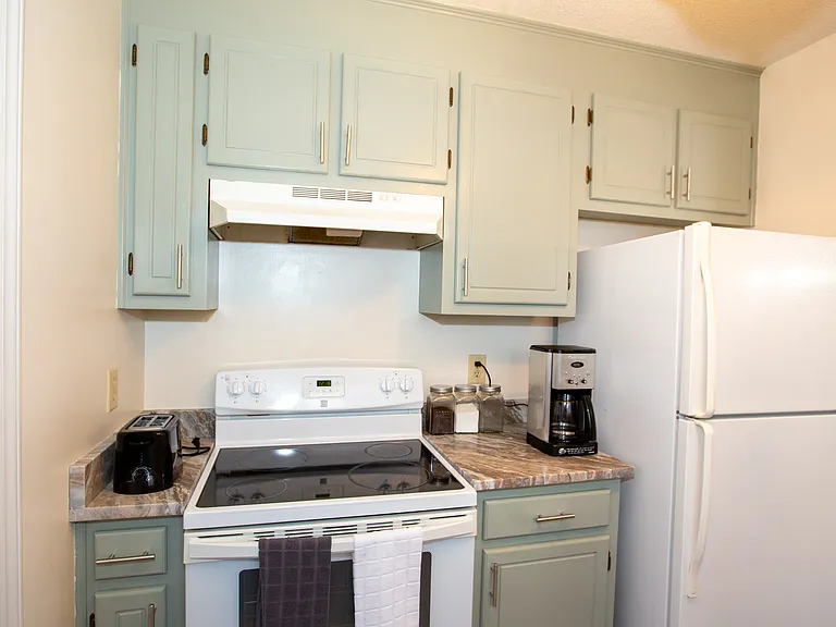 113 Lauren Cir — Photo 12