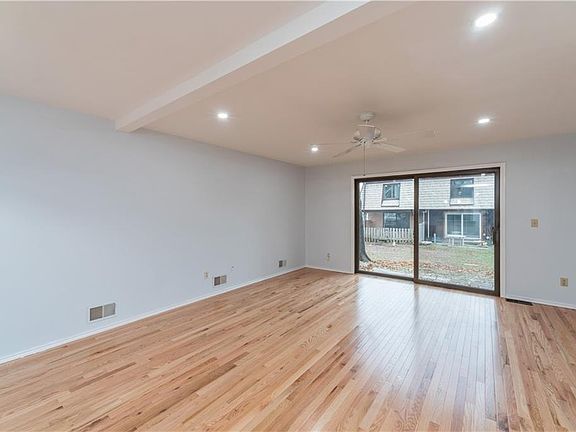3rd image of 6B Heritage Dr
