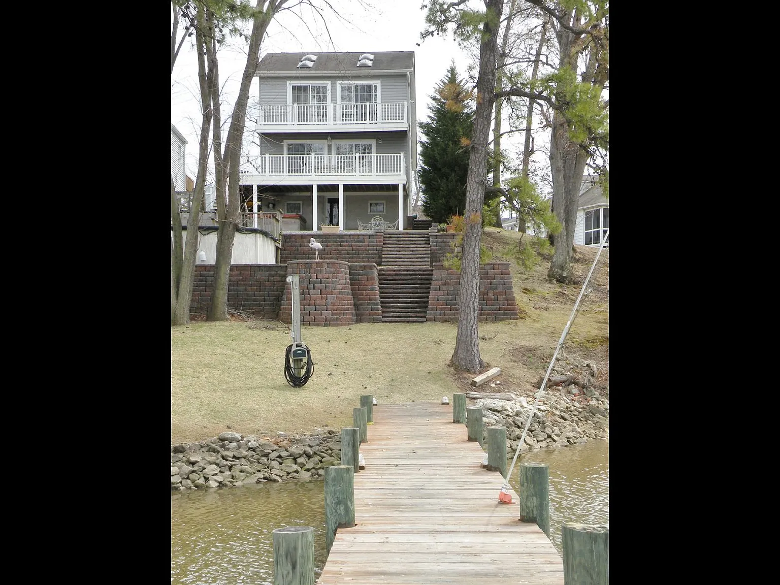 782 Powhatan Beach Rd photo 1