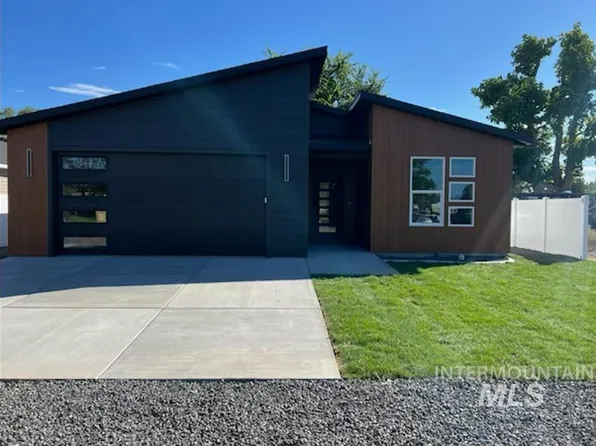 929 Aiken Ave, Buhl, ID 83316