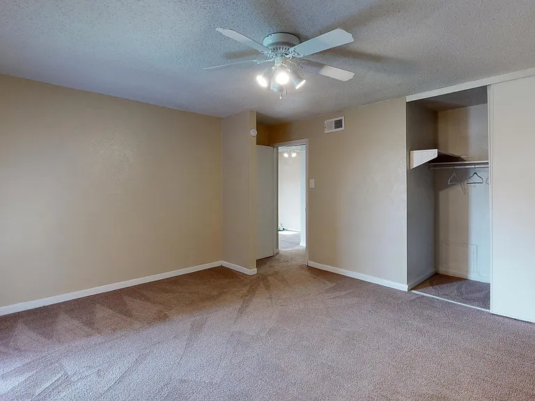 (B) bedroom