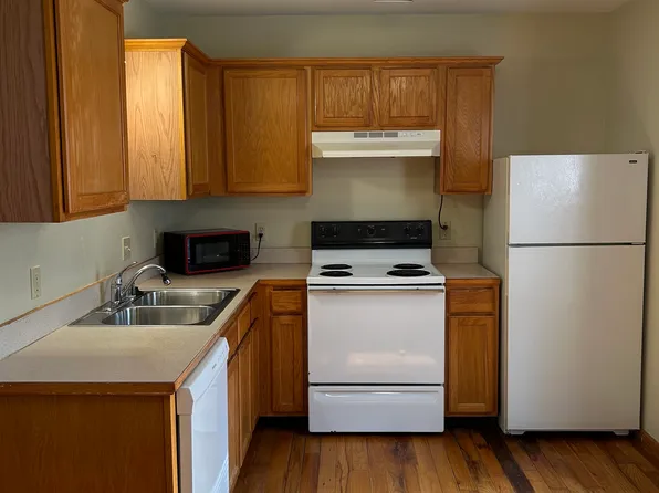 820 S College Ave APT 2, Fayetteville, AR 72701