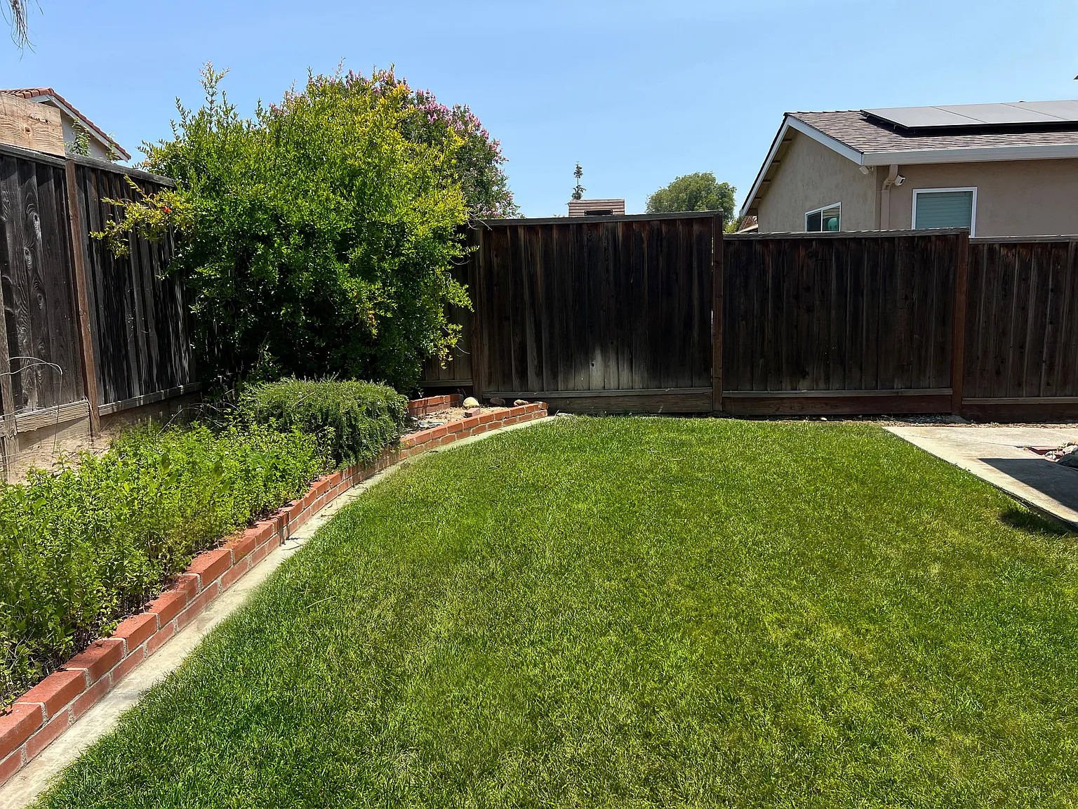 341 Avenida Pinos — Photo 2