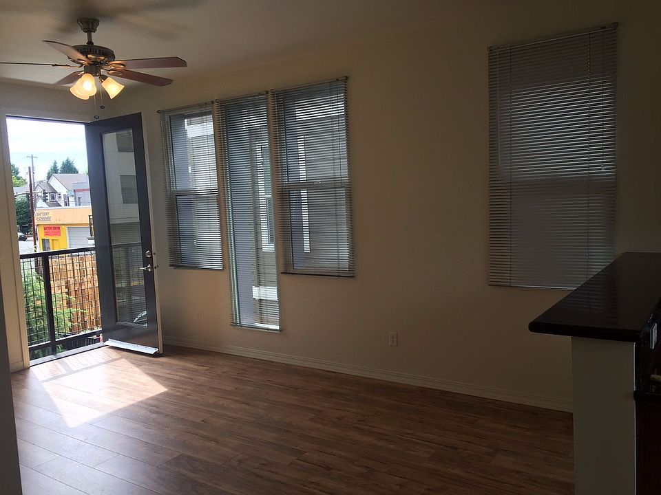 1st image of 312 NE Monroe St #202