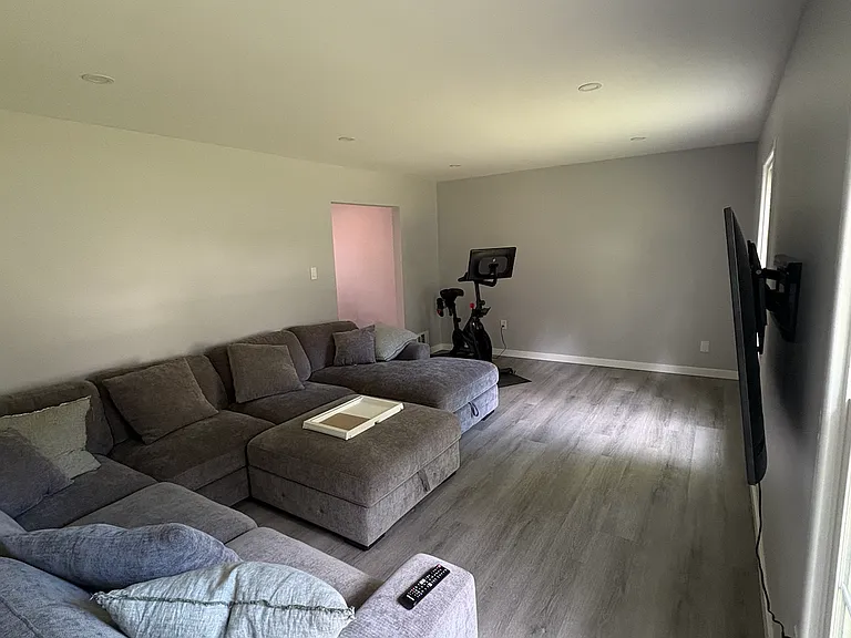 1200 Marshall Ln — Photo 7
