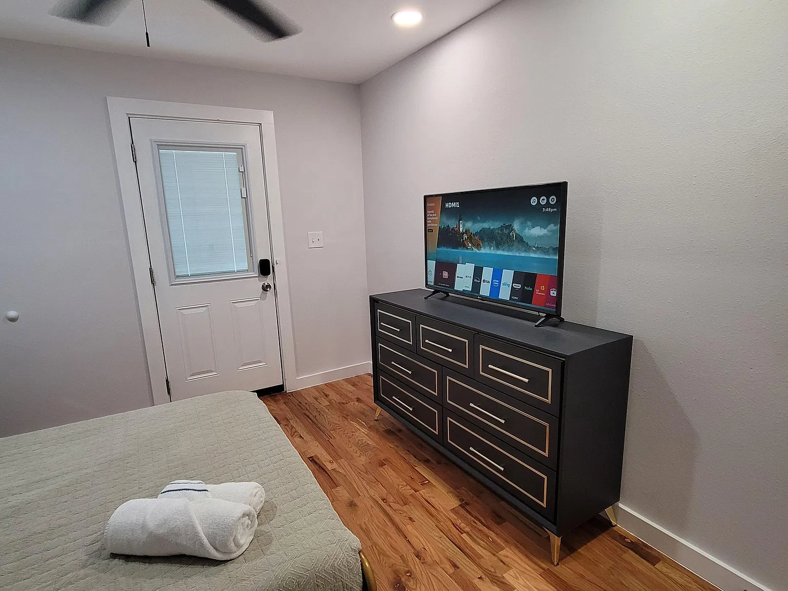 4 bed, 3.0 bath, 2205 sqft, $1,001 — Photo 3