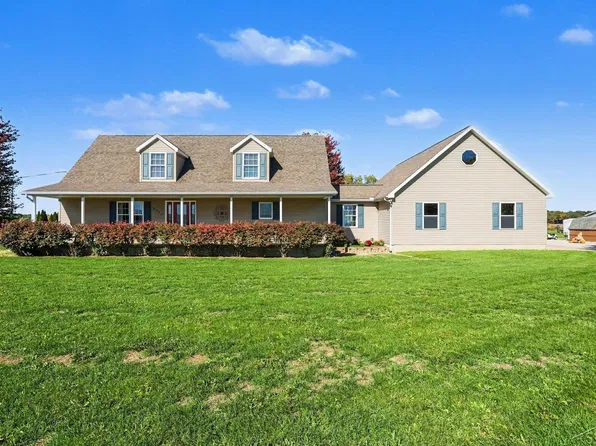 8080 Peet Rd, Chesaning, MI 48616