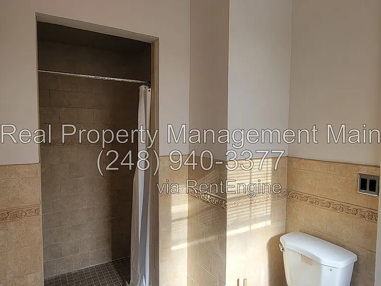 715 Parker St #5 — Photo 11