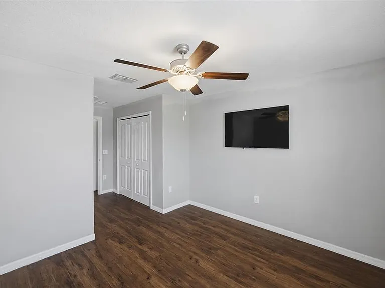 724 Royal Empress Dr — Photo 25
