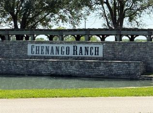 21910 Chenango Lake Dr, Angleton, TX 77515
