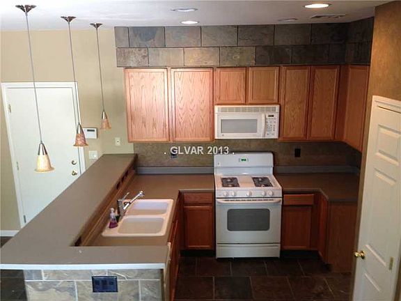 4th image of 9765 Beach Rose Ct