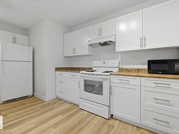 9710 105th St NW #703, Edmonton, AB T5K 1A4