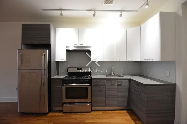 Rented by Yaffa Realty LLC | media 24