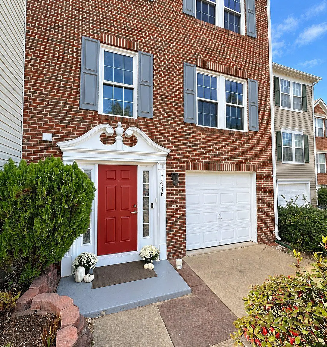 3 bed, 4.0 bath, 2432 sqft, $3,100 — Photo 1