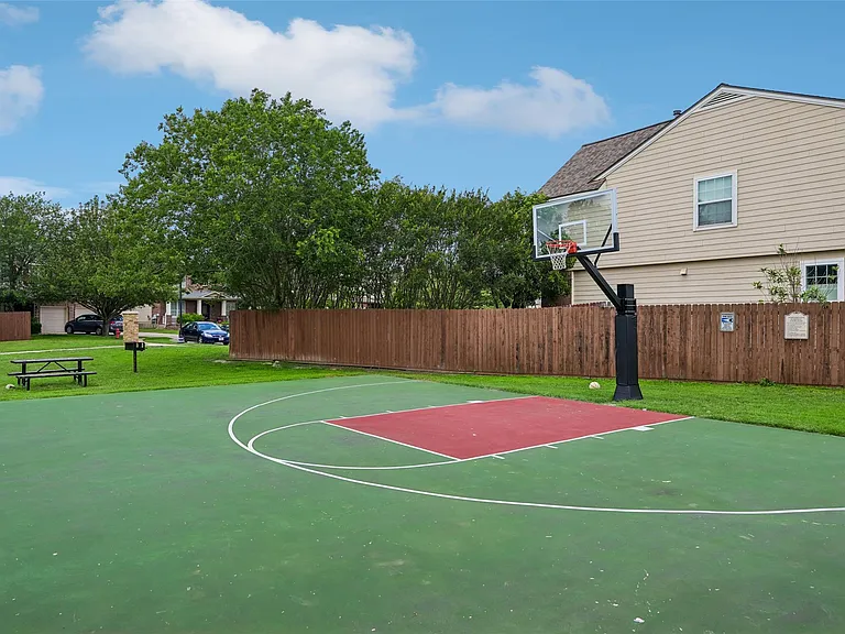 364 Hometown Pkwy — Photo 36