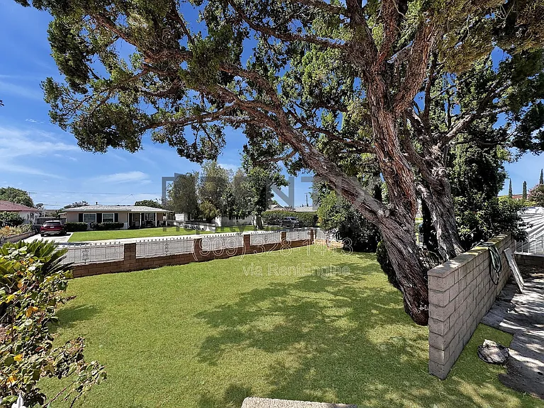 938 W Berkeley Ct — Photo 34