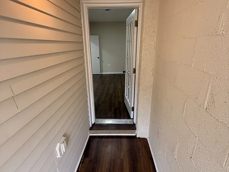 1504 Isherwood St NE #3 — Photo 14