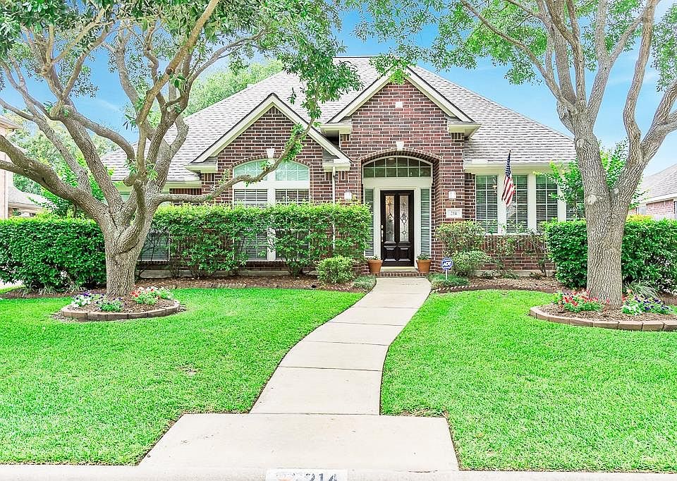 1st image of 214 Owens Park Dr