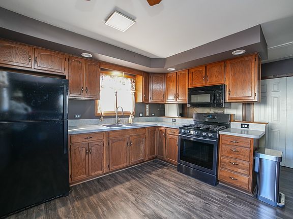 3rd image of 364 Blackhawk Dr