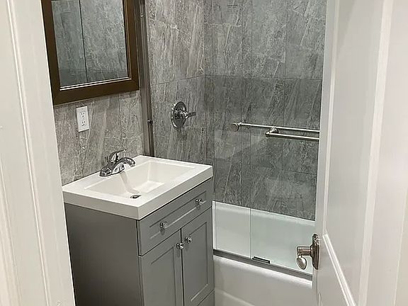 3rd image of 19 E 108th St APT 1FE