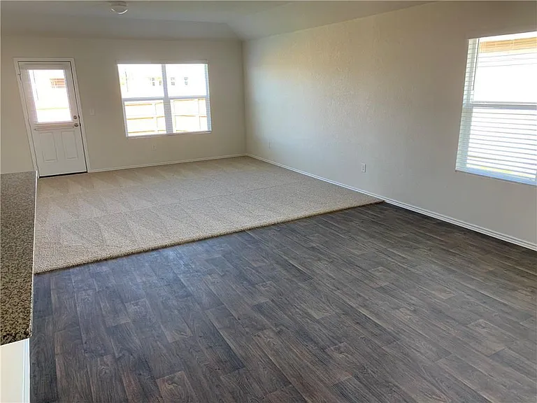 14908 Ben Davis Dr — Photo 2