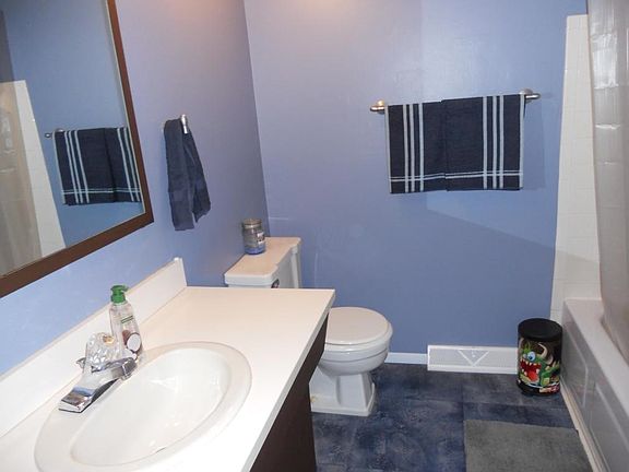 2nd image of 6621 Barrett Ln