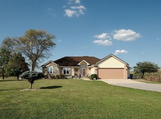 14402 W Yoder Rd, Roanoke, IN 46783