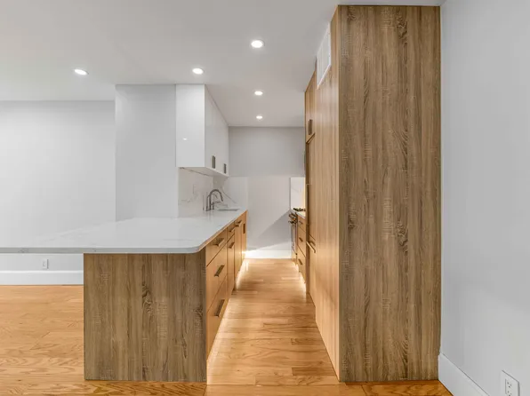 7 East 14th Street image 2 of 6