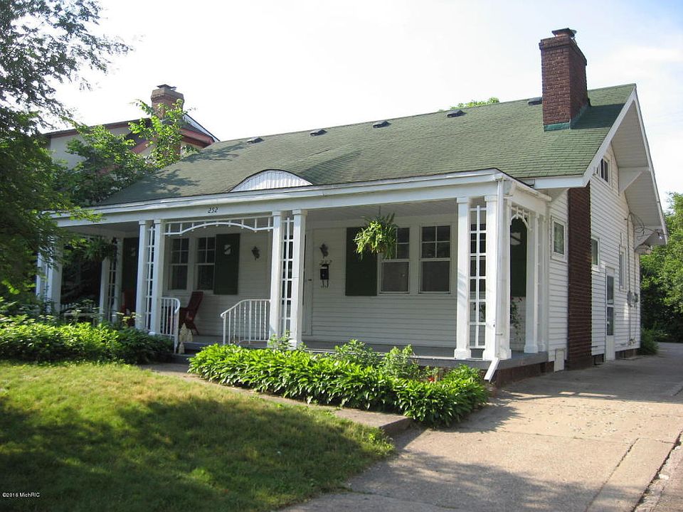 1st image of 252 Hobart St SE