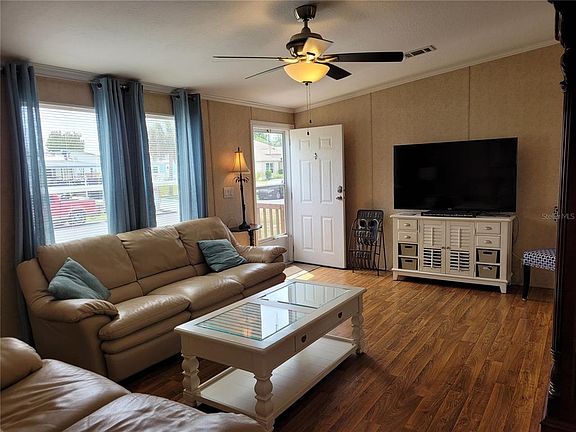 3rd image of 702 Royal Palm Ave
