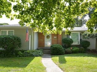 310 Labian Dr, Flushing, MI 48433