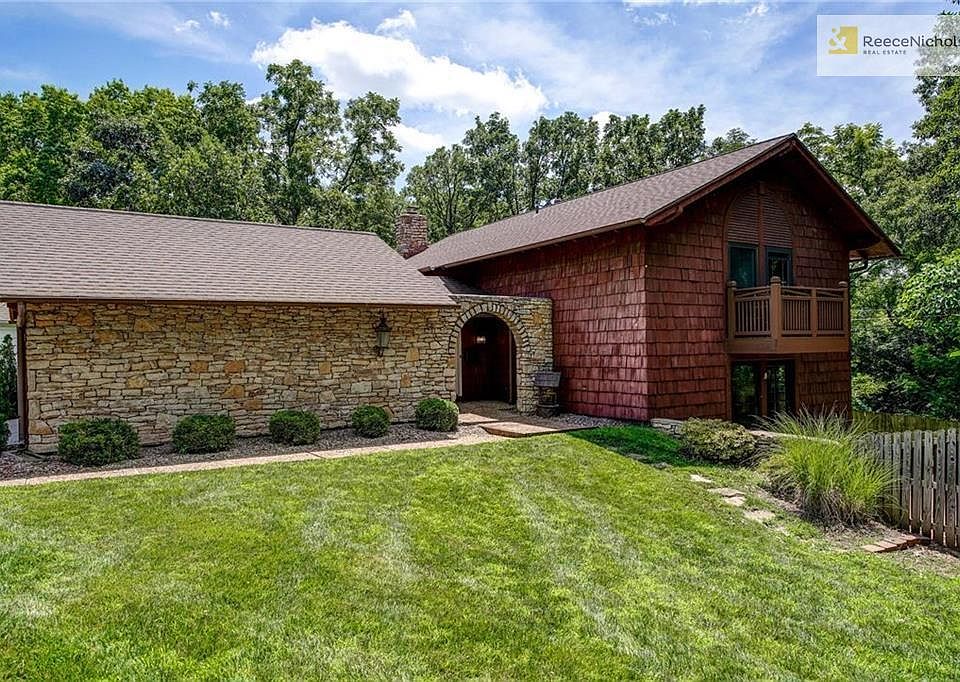 1st image of 10116 Oakridge Dr