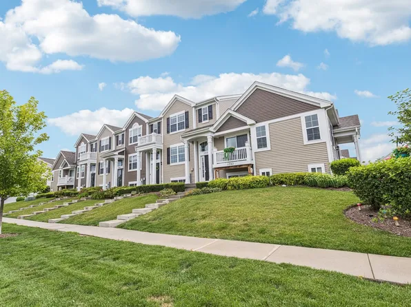 1777 Spinnaker St, Pingree Grove, IL 60140