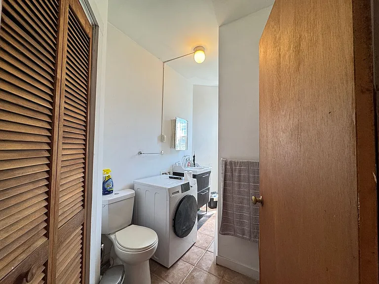 940 State St #2 — Photo 11