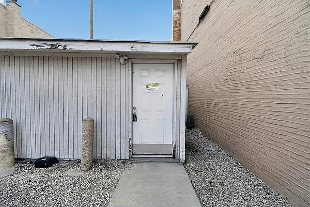 607 W Roosevelt Rd — Photo 60