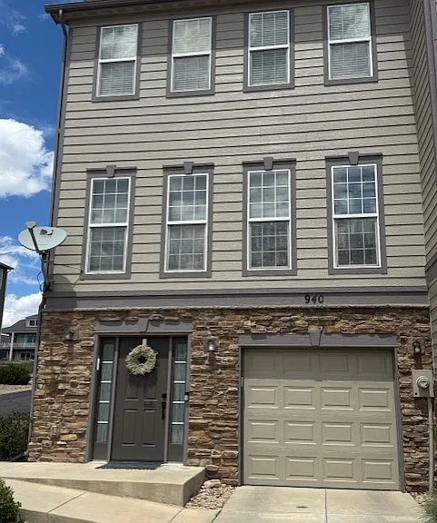 940 Burning Bush Point — Photo 1