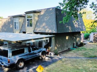 220 SW 200th St #226, Normandy Park, WA 98166