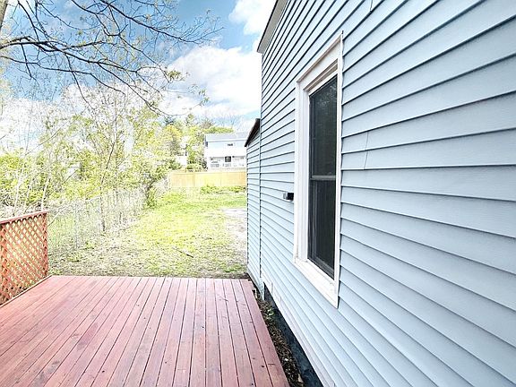 3rd image of 22 Dix Ave