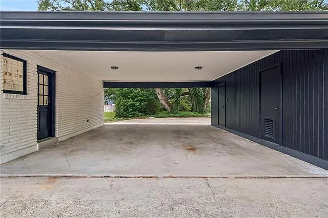 8 Park Island Dr — Photo 4