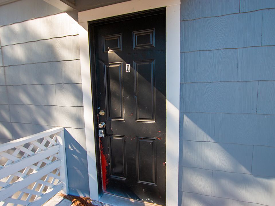 1st image of 108 N Gordon Dr #D