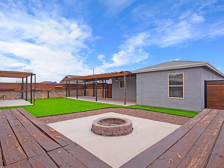 14333 Paraiso Dr — Photo 25